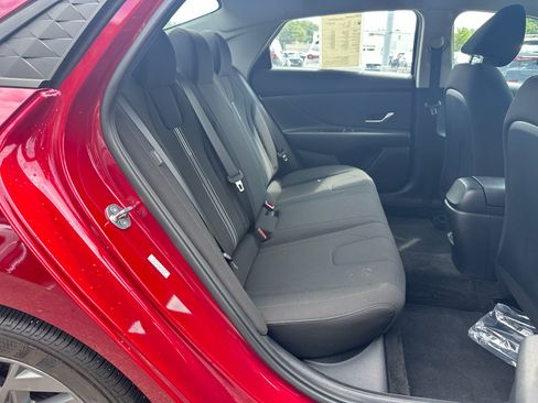 Used 2024 Hyundai Elantra SEL FWD image 25