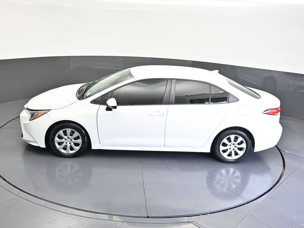 Used 2021 Toyota Corolla LE FWD image 16