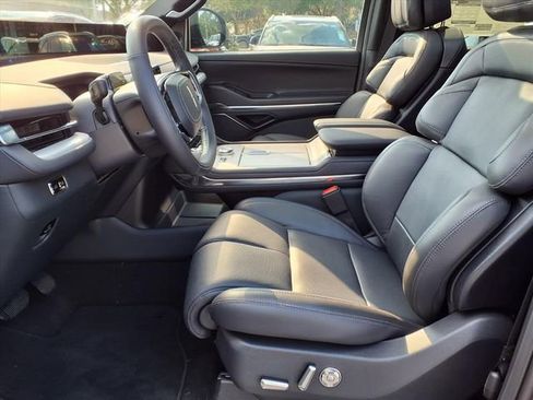 New 2025 Lincoln Navigator Reserve w/ Jet Appearance Package AWD/4WD image 7
