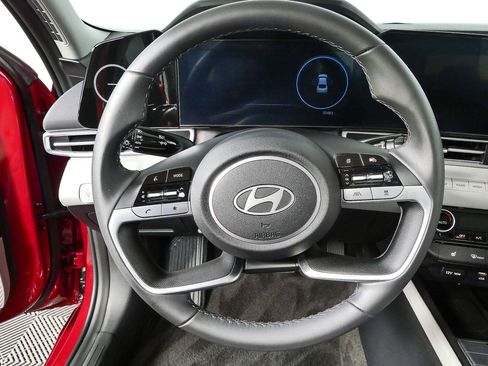 Used 2024 Hyundai Elantra Limited FWD image 10