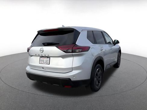 Used 2025 Nissan Rogue SV FWD image 14