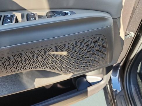 New 2026 Kia Carnival FWD image 11