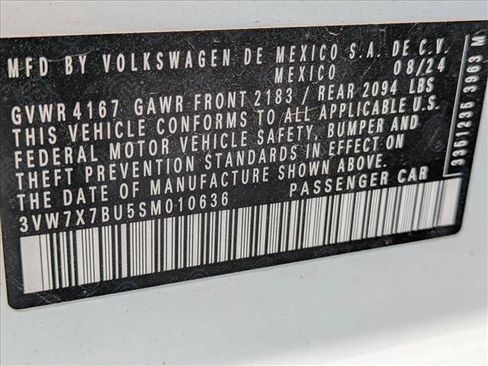 Used 2025 Volkswagen Jetta SE FWD image 16