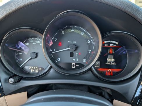 Used 2024 Porsche Macan image 22