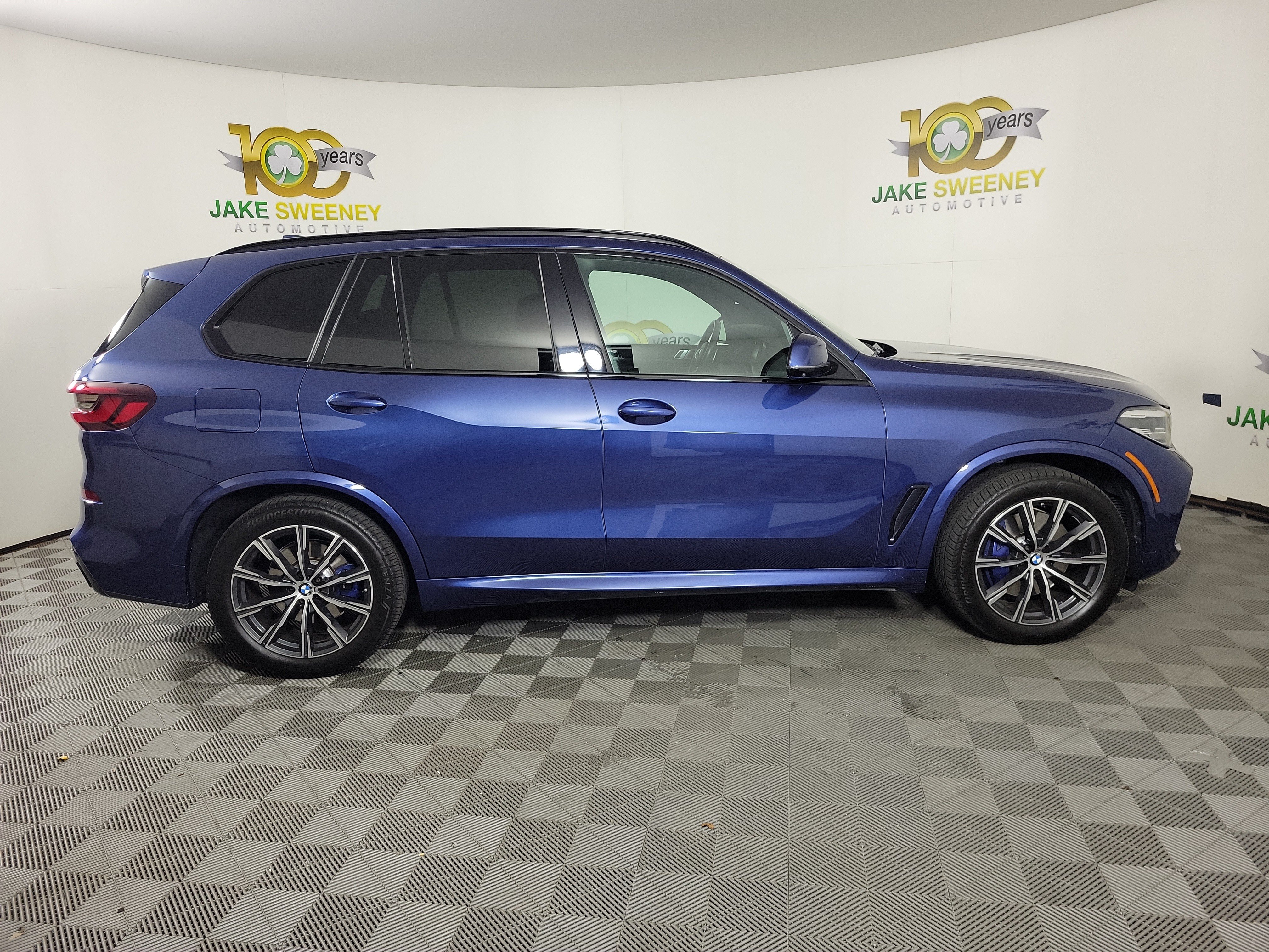 Used 2022 BMW X5 xDrive40i w/ M Sport Package AWD/4WD image 4