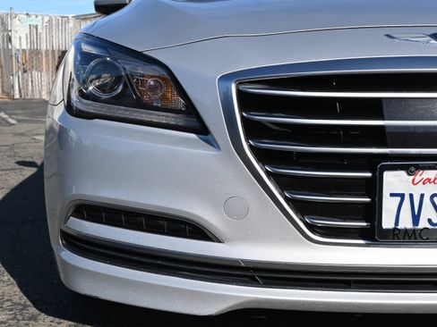 Used 2017 Genesis G80 3.8 RWD image 17