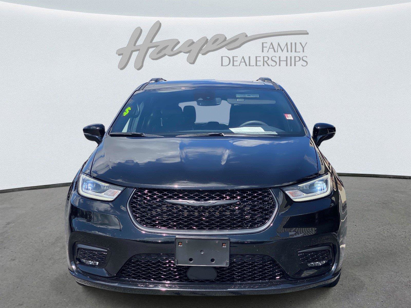 Used 2025 Chrysler Pacifica Limited FWD image 12