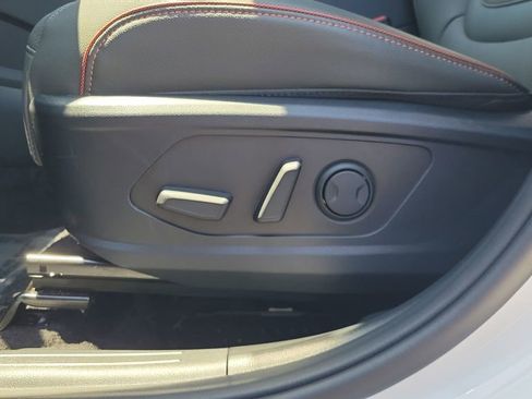 Used 2025 Hyundai Santa Cruz Limited AWD/4WD image 16