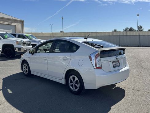 Used 2012 Toyota Prius Three w/ Solar Roof Pkg image 7