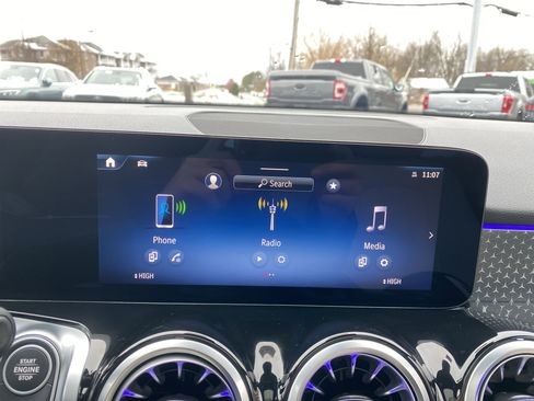 Used 2025 Mercedes-Benz GLB 250 4MATIC image 20