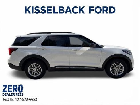 Used 2025 Ford Explorer Active RWD image 2