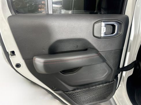 Used 2022 Jeep Gladiator Rubicon w/ Cold Weather Group AWD/4WD image 26