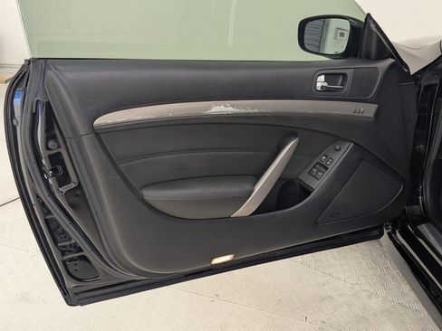 Used 2011 INFINITI G37 Journey w/ Premium Pkg image 25