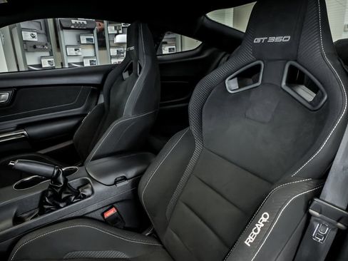 Used 2018 Ford Mustang Shelby GT350 image 19