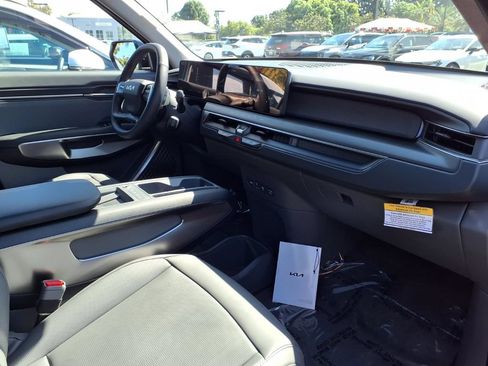 Used 2026 Kia EV9 Light RWD image 12
