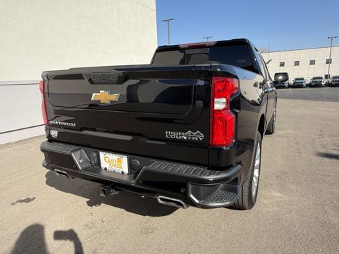 Used 2022 Chevrolet Silverado 1500 High Country image 14