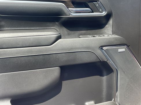 Used 2024 Chevrolet Silverado 1500 LT Trail Boss w/ Convenience Package II AWD/4WD image 14