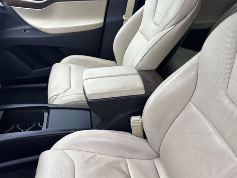 Used 2016 Tesla Model X 90D image 28