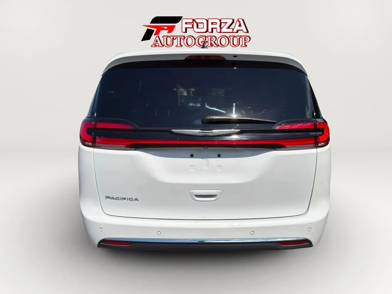 Used 2025 Chrysler Pacifica Select FWD image 5
