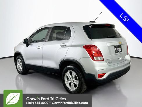 Used 2017 Chevrolet Trax LS AWD/4WD image 11