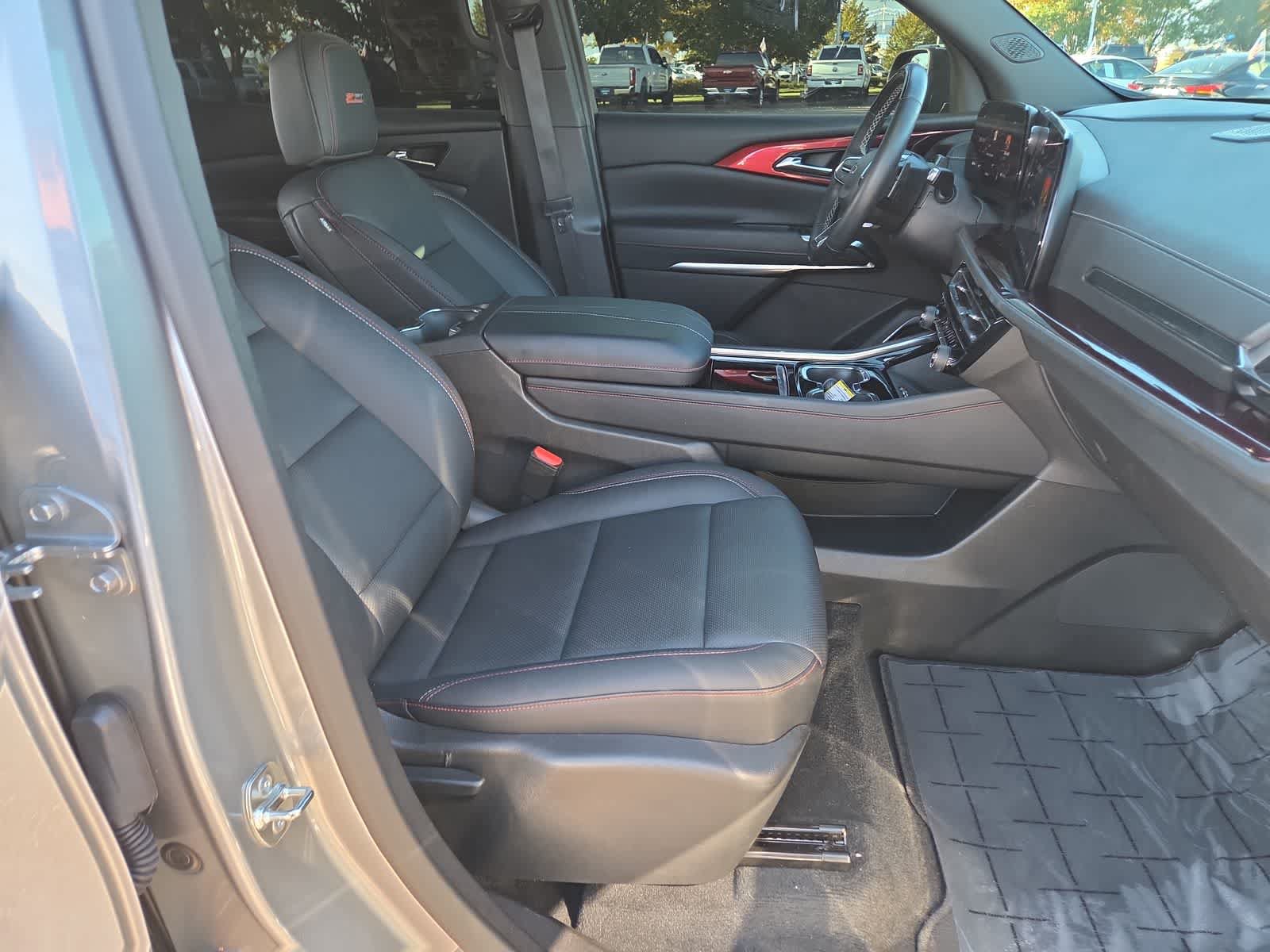 Used 2026 Chevrolet Traverse Z71 w/ Enhanced Driving Package AWD/4WD image 22