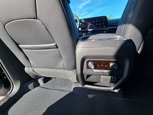 New 2026 Chevrolet Traverse LT w/ Midnight/Sport Edition image 58