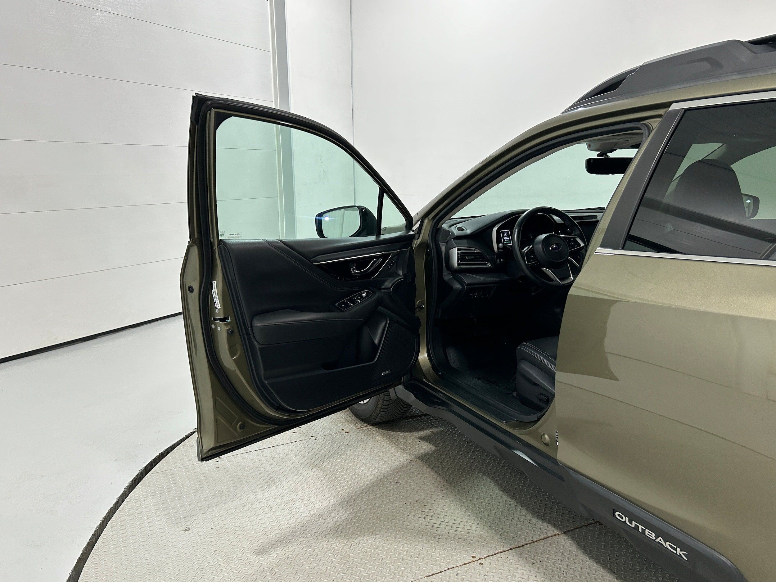 Used 2020 Subaru Outback Limited AWD/4WD image 24