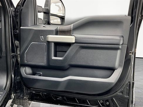 Used 2021 Ford F250 Lariat w/ Lariat Ultimate Package image 25