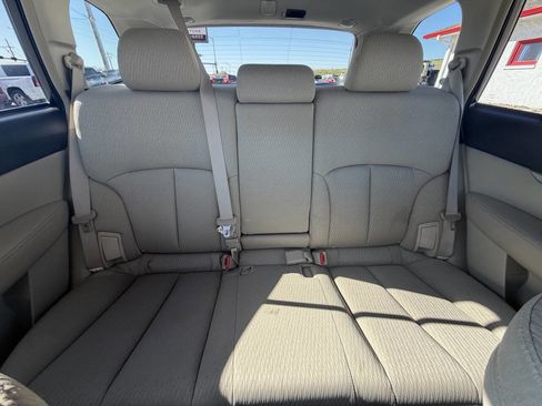 Used 2010 Subaru Outback 2.5i Premium AWD/4WD image 24