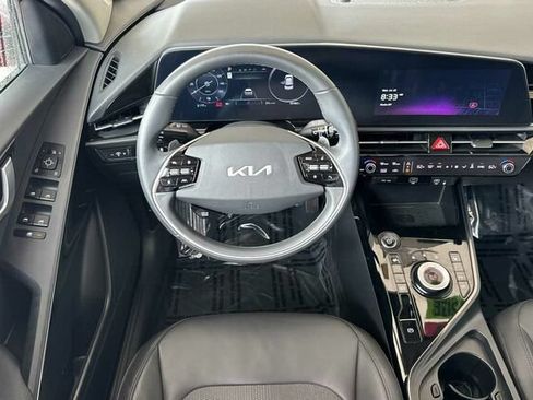 Used 2023 Kia Niro Wind FWD image 14
