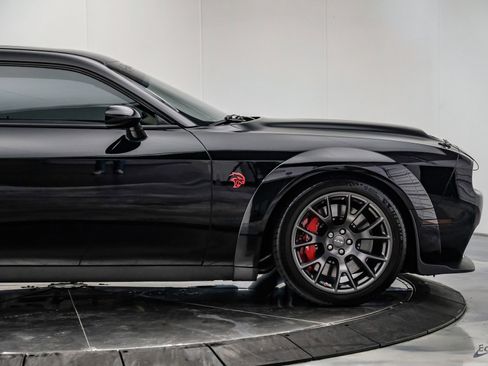 Used 2022 Dodge Challenger SRT Hellcat RWD image 28