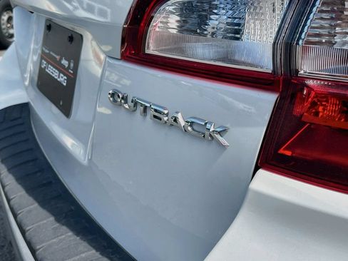 Used 2019 Subaru Outback 2.5i Premium AWD/4WD image 31