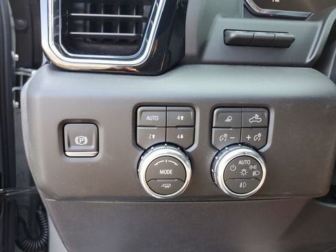 New 2026 GMC Sierra 1500 Denali w/ Denali Reserve Package AWD/4WD image 31