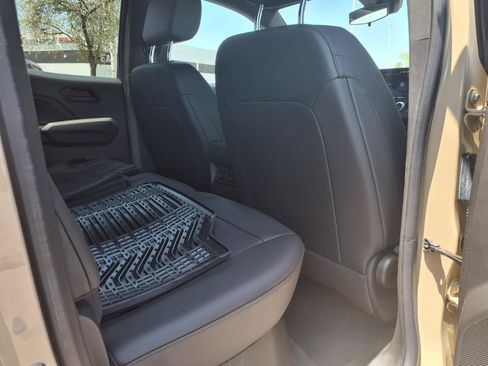 Used 2024 Chevrolet Colorado Trail Boss w/ Advanced Trailering Package AWD/4WD image 14