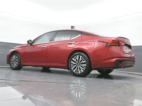 Used 2023 Nissan Altima 2.5 SV image 36