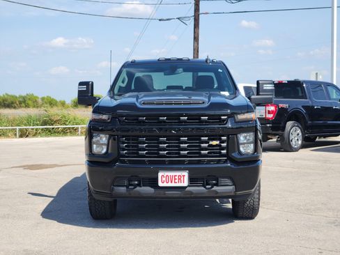 Used 2023 Chevrolet Silverado 2500 Custom w/ Custom Value Package AWD/4WD image 2