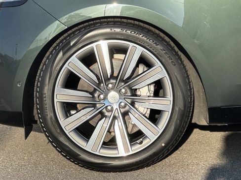 Used 2023 Land Rover Range Rover Long Wheelbase SE image 33