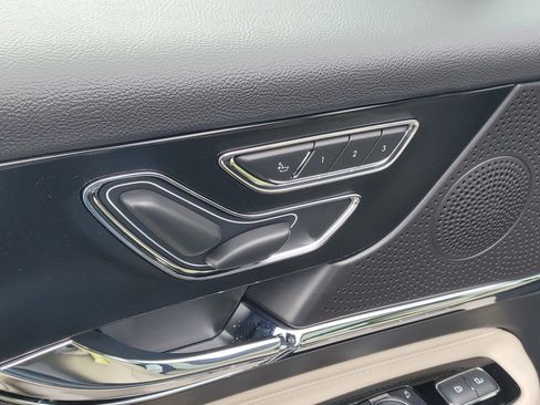 New 2026 Lincoln Corsair Premiere image 9