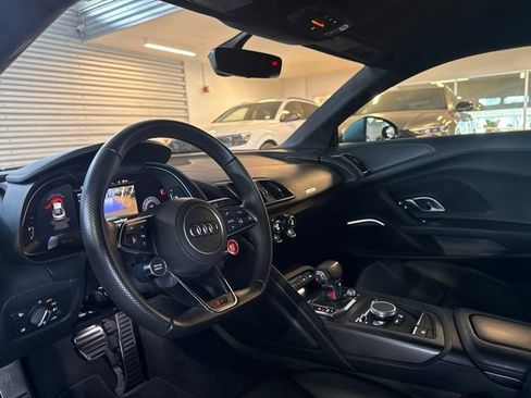 Used 2020 Audi R8 V10 w/ Carbon Exterior Package AWD/4WD image 11