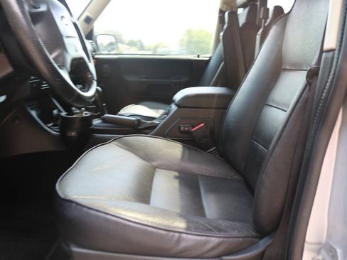 Used 2004 Land Rover Discovery HSE AWD/4WD image 10