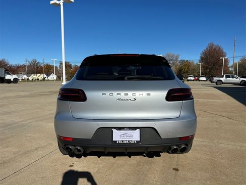 Used 2017 Porsche Macan S w/ Dark Walnut Interior Package image 25