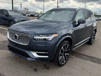 Used 2021 Volvo XC90 T8 Momentum