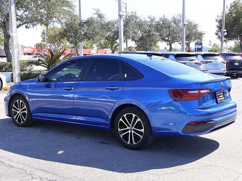 Used 2024 Volkswagen Jetta Sport image 8