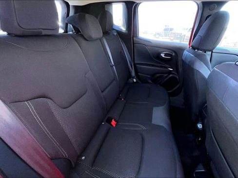 Used 2022 Jeep Renegade Latitude w/ Convenience Group AWD/4WD image 29