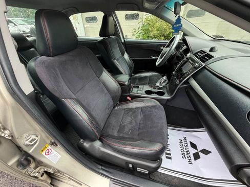 Used 2015 Toyota Camry XSE FWD image 38