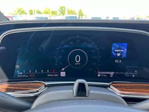 Certified 2022 Cadillac Escalade Premium Luxury AWD/4WD image 29