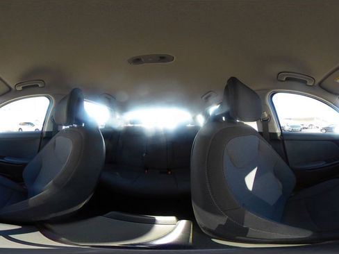 Used 2025 Kia K4 LXS image 41