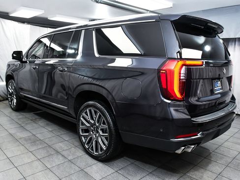 Used 2025 GMC Yukon XL Denali Ultimate AWD/4WD image 4