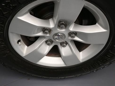 Used 2018 RAM 1500 Express image 36