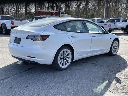 Used 2023 Tesla Model 3 Standard Range image 5